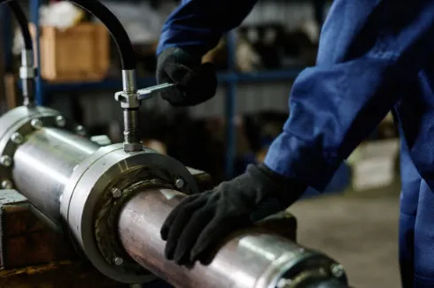 How Air Enters a Hydraulic Cylinder and How to Remove It