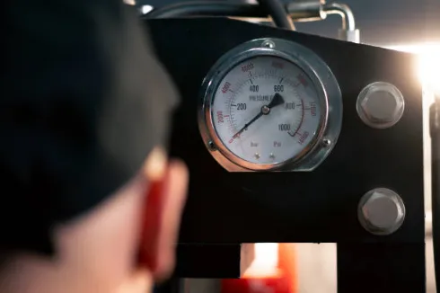 Hydraulic Cylinder Test for Pressure Integrity